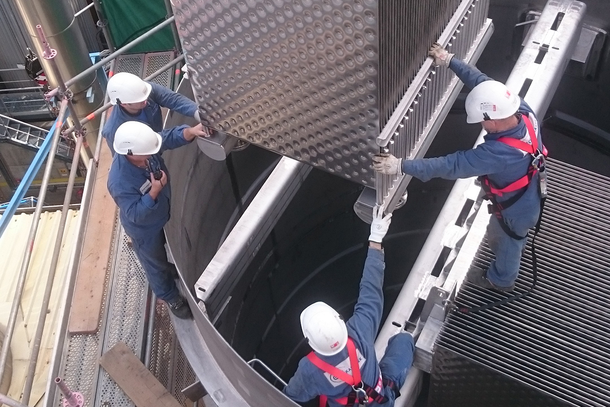 The accessibility of plate falling-film evaporators makes cleaning much easier.