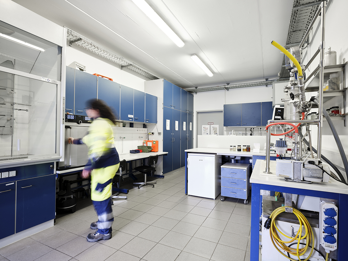 Base materials can be comprehensively tested in the laboratory facility of the GKT technical Center.